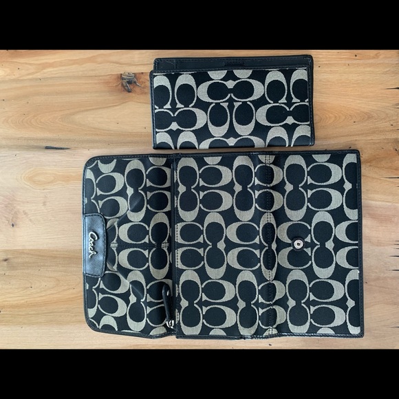 Coach wallet with cheque book holder - Picture 2 of 6